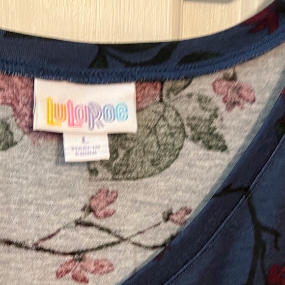 Lularoe Elizabeth Tunic - Picture 4 of 4